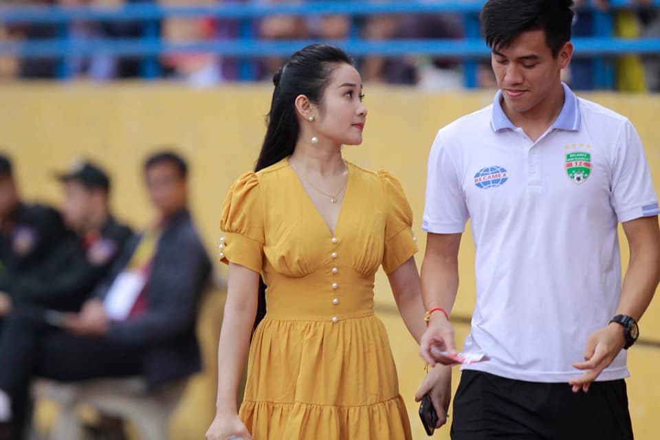 Thầy Park có lo không khi người yêu Tiến Linh báo tin dữ về học trò?