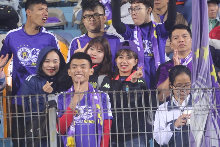 Bùi Tiến Dũng ngắm nhìn CLB Hà Nội đè bẹp Quảng Ninh ở trận ra quân V.League 2019