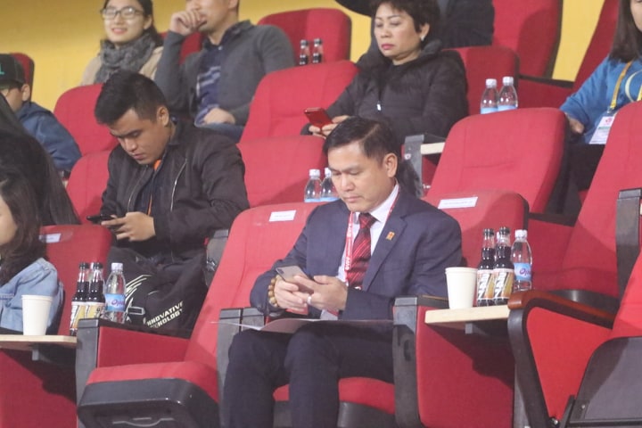 Bùi Tiến Dũng ngắm nhìn CLB Hà Nội đè bẹp Quảng Ninh ở trận ra quân V.League 2019
