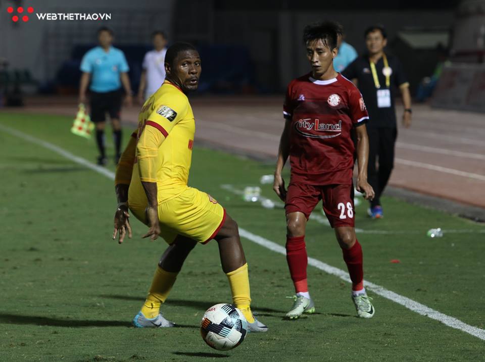 Bóng hồng rực rỡ trong ngày TP.HCM đánh bại CLB Nam Định để bay cao tại V.League 2019