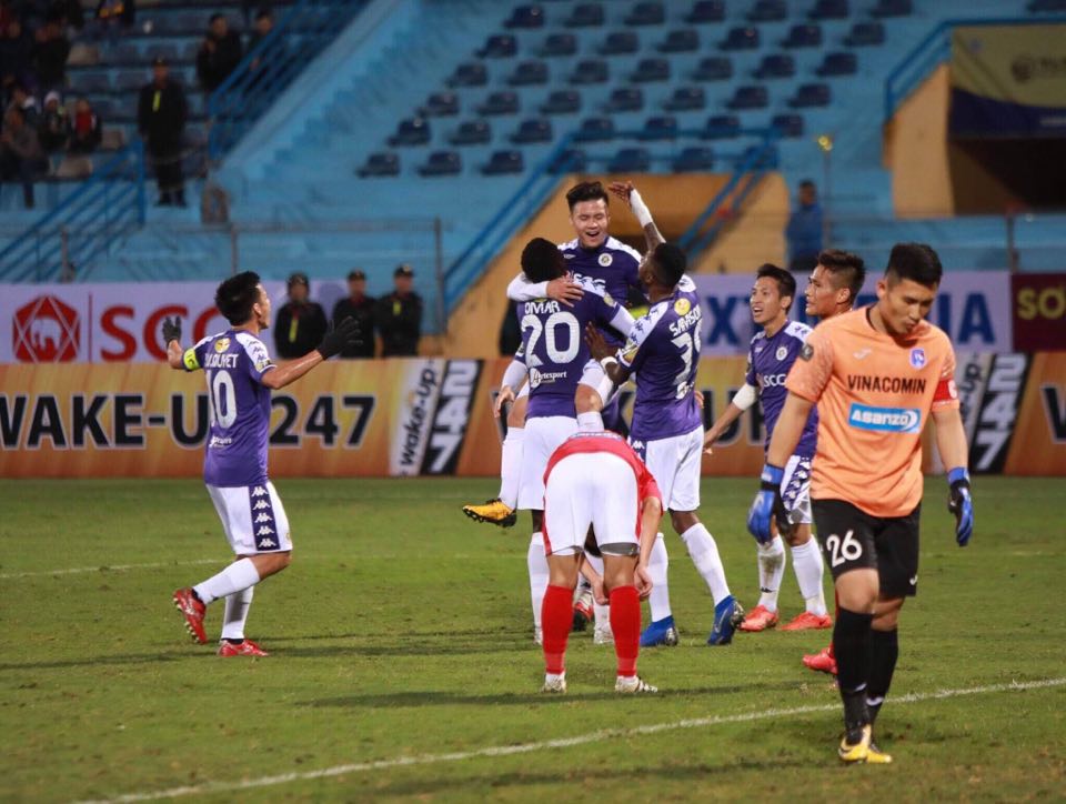 Bùi Tiến Dũng ngắm nhìn CLB Hà Nội đè bẹp Quảng Ninh ở trận ra quân V.League 2019