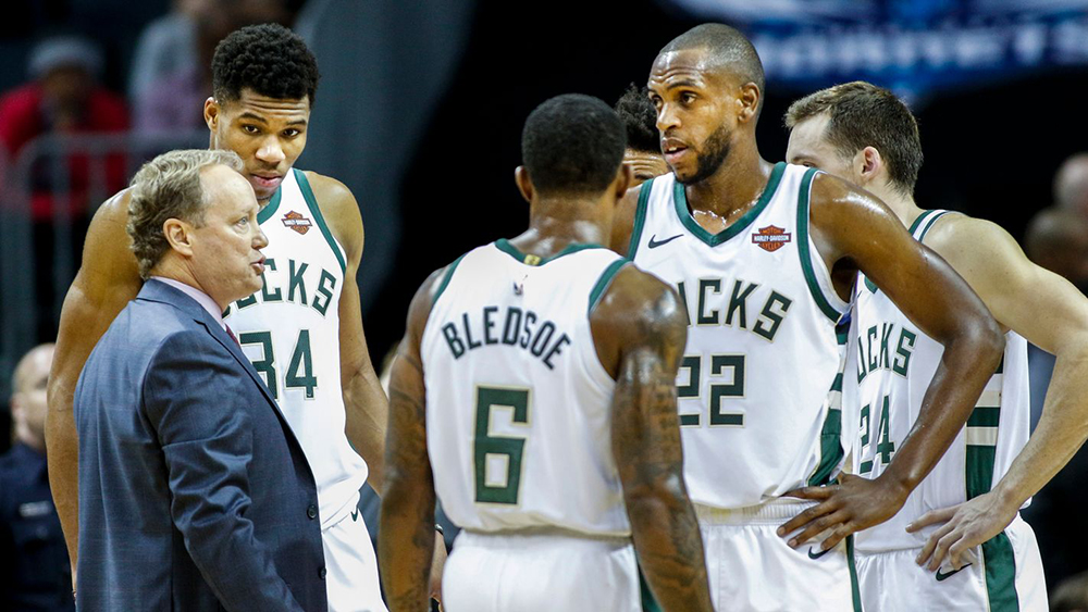 Giải mã Milwaukee Bucks: Cơ bắp của Giannis, tay ném của Brook-Lo và bộ óc thiên tài của HLV Budenholzer Giải mã Milwaukee Bucks: Cơ bắp của Giannis, tay ném của Brook-Lo và bộ óc thiên tài của HLV Budenholzer