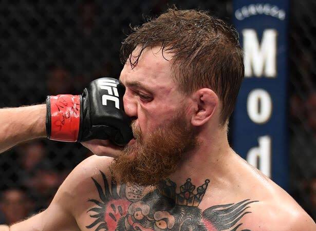 Conor McGregor bị fan phản pháo sau lời chỉ trích Floyd Mayweather
