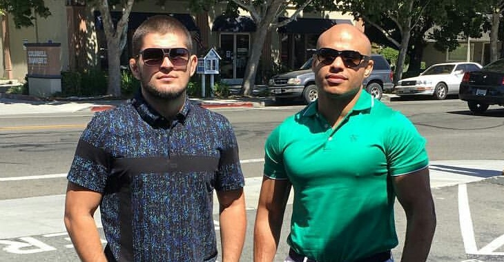 Quản lý của Khabib dọa vạch mặt Floyd Mayweather trên mạng