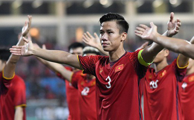 Quế Ngọc Hải được “xếp chung mâm” với các trung vệ dự World Cup 2018