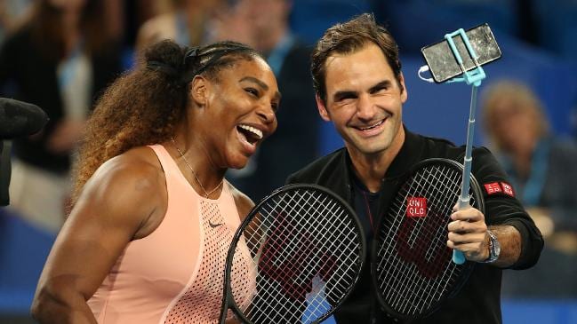 Roger Federer đánh bại Serena Williams trong trận đấu lịch sử