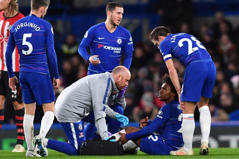 Willian chấn thương, sai lầm Pulisic, cột mốc của Fabregas và những điểm nhấn khi Chelsea bị Southampton cầm chân