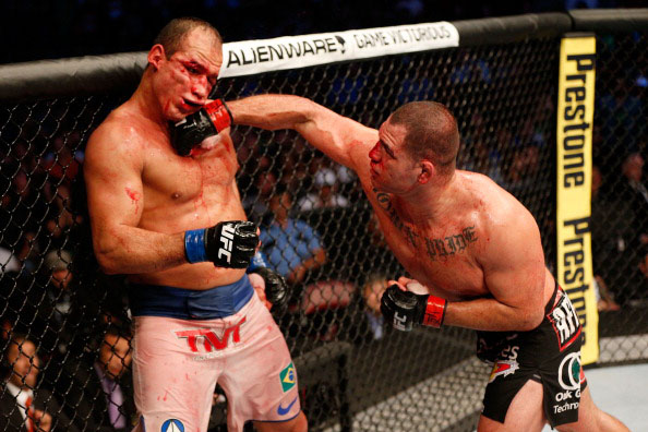 Trước ngày tái xuất, Cain Velasquez giải thích lý do "ở ẩn"