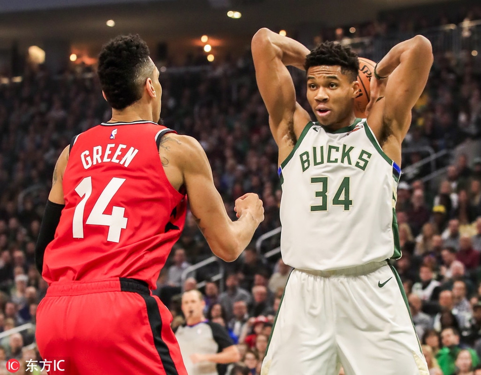 Cuộc chiến vương quyền: 43 điểm của "Thần Hy Lạp" cũng không cản được Kawhi Leonard
