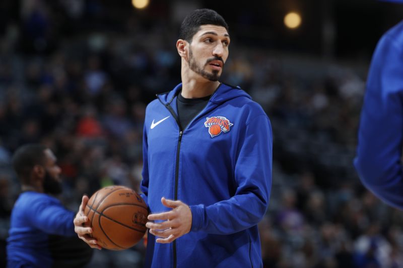 Enes Kanter sẽ không du đấu London do sợ bị giết