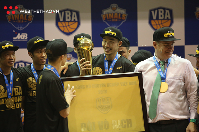 Chính thức: HLV Kevin Yurkurs chia tay Cantho Catfish