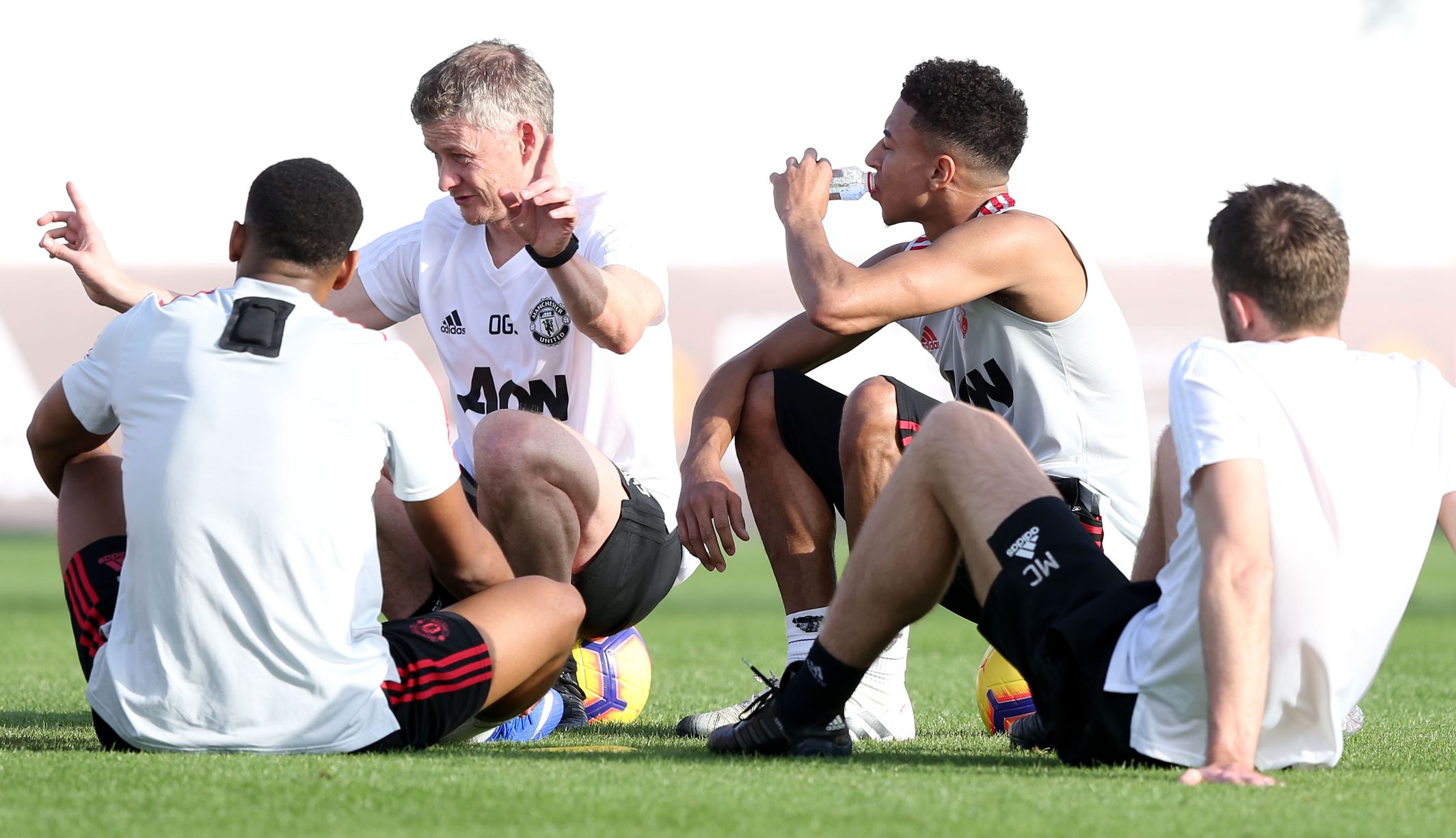 Bức ảnh Solskjaer với các cầu thủ Man Utd “gây sốt” mạng xã hội