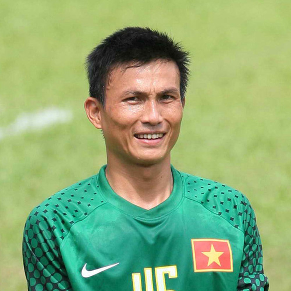 Cựu tuyển thủ, Thủ môn Thế Anh: Văn Lâm chưa chọn vị trí tốt lắm, nhưng tình huống sút phạt quá khó!