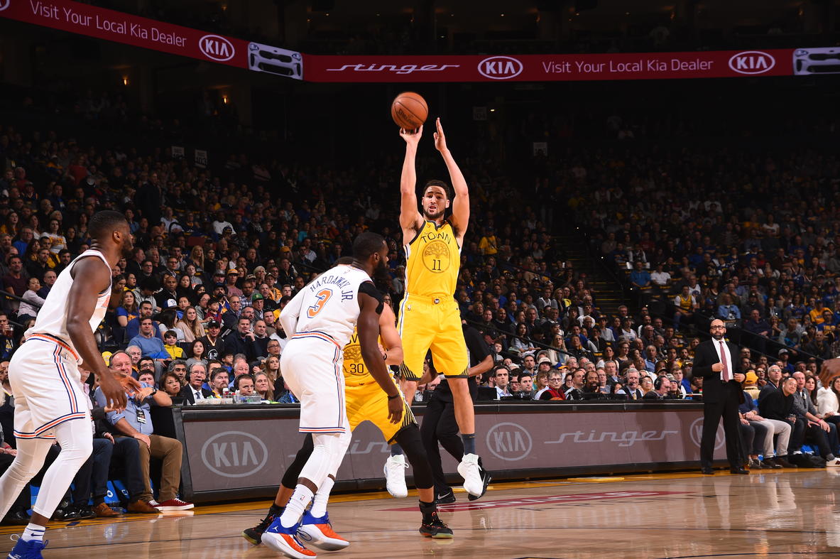 Klay Thompson "dội bom" 43 điểm, bỏ qua hết mọi định luật về nhồi bóng