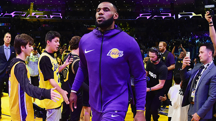 LeBron James bật mí "quy trình ngủ" mỗi ngày giúp anh luôn ở trạng thái đỉnh cao phong độ