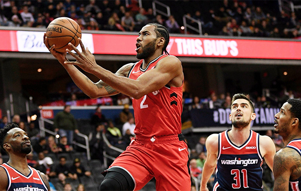 "Tay gấu" Kawhi Leonard và Bradley Beal mang đến màn đọ súng đỉnh nhất NBA kể từ đầu mùa với trận đấu 2OT