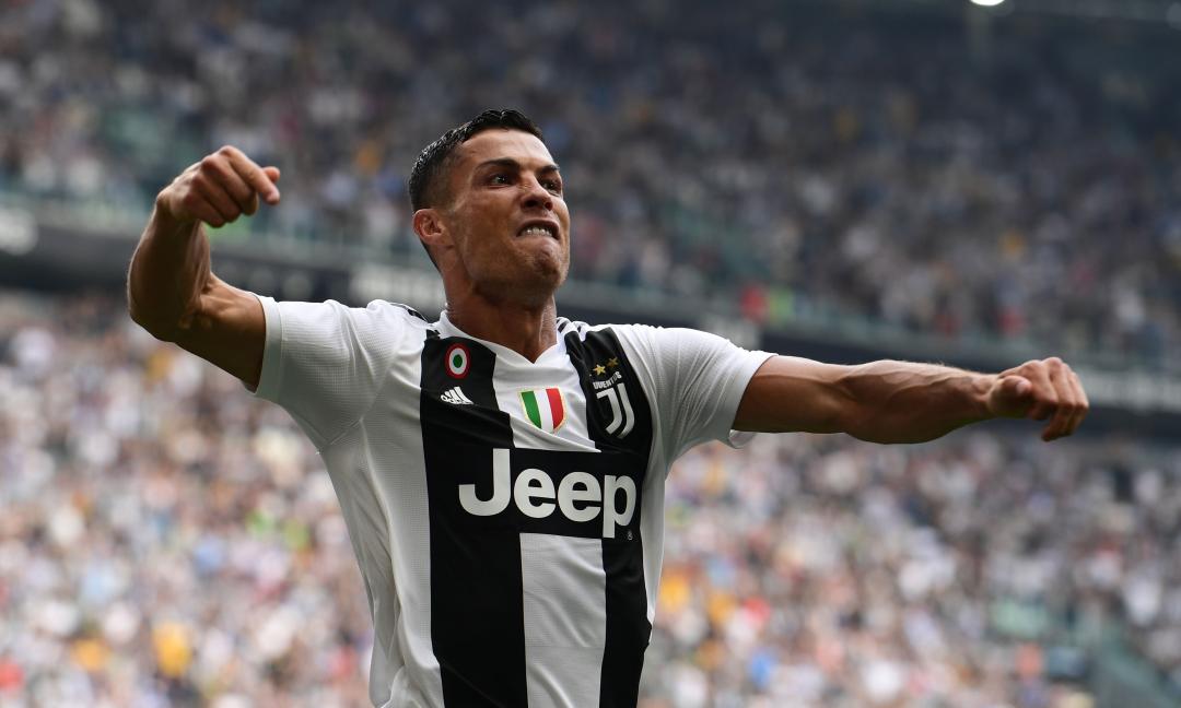 Vua giành cúp Cristiano Ronaldo và kỷ lục ghi bàn kinh ngạc khi Juventus đụng độ Milan