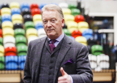 Ông bầu Frank Warren xác nhận "đồng nghiệp" Eddie Hearn có gửi cho Fury lời mời đấu với Joshua