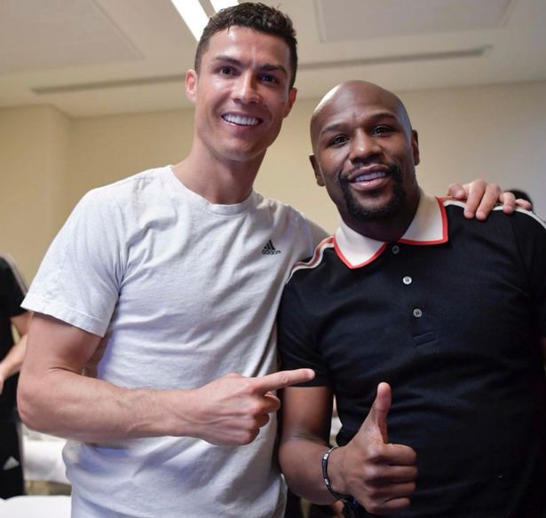Juventus giành Siêu Cúp, Floyd Mayweather Jr. chung vui với Cristiano Ronaldo