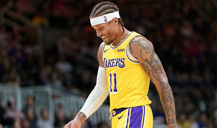 Fan NBA được phen cười lăn lộn với màn "mặc áo nhưng quên mặc quần" của cầu thủ Los Angeles Lakers