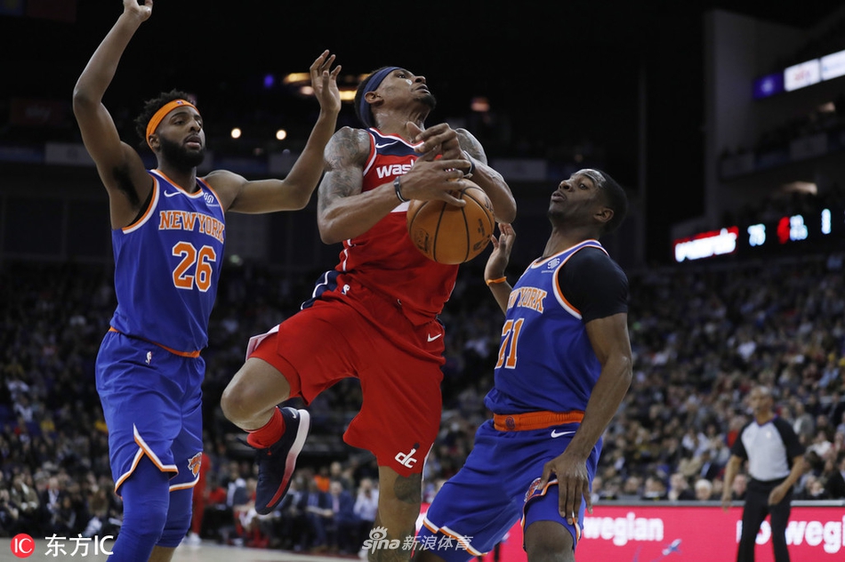 Goaltending ngay 0,4 giây cuối, New York Knicks tiếp tục thua thành công