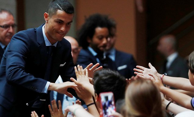 Muốn con giàu có và nổi tiếng như Cristiano Ronaldo hãy sinh vào thời gian này!