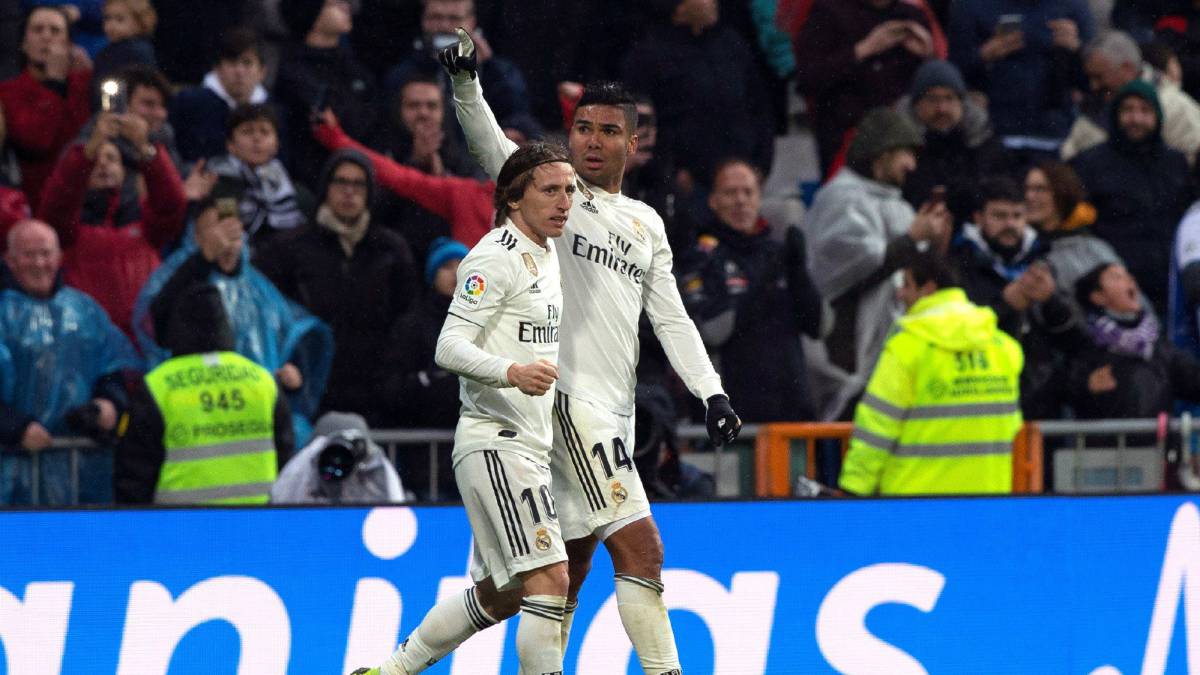 Hàng tiền vệ ghi bàn và 5 điểm nhấn ở trận thắng của Real Madrid trước Sevilla