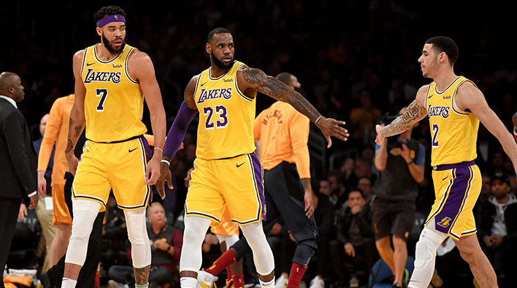 Không có chuyện LeBron James hay Rajon Rondo sẽ "tái xuất" sớm hơn vì chấn thương của Lonzo Ball