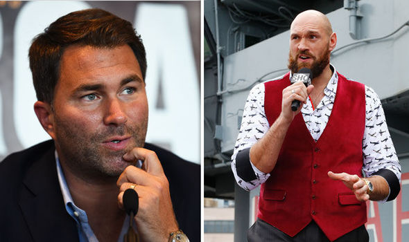 Tyson Fury công bố đoạn tin nhắn với Eddie Hearn về lời "mời" đấu Anthony Joshua