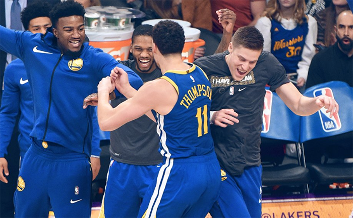 Ngay cả Stephen Curry còn phải cúi đầu trước trận đấu ném 3 siêu tưởng Klay Thompson, nói gì Los Angeles Lakers Ngay cả Stephen Curry còn phải cúi đầu trước trận đấu ném 3 siêu tưởng Klay Thompson, nói gì Los Angeles Lakers