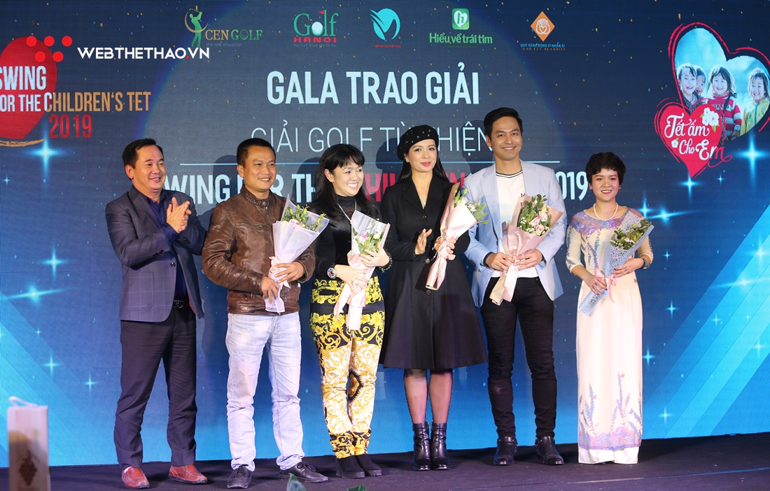 Cảm động trước món quà của nữ doanh nhân xứ Quảng dành tặng quê hương tại "Swing for the children’s Tet 2019"