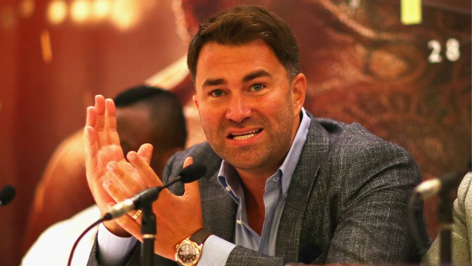 Eddie Hearn bị "bóc phốt" liên tục