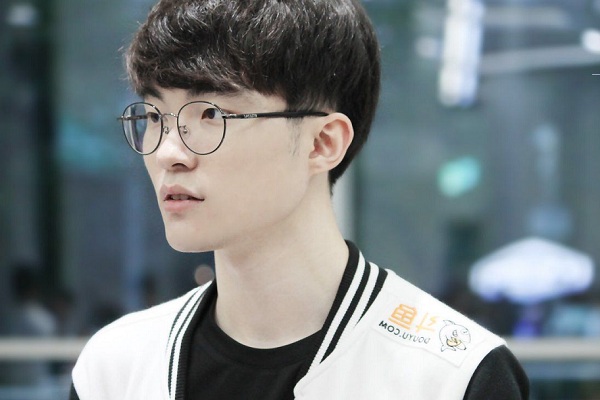Trong đội hình mới của SKT, Faker không còn đóng vai trò là một siêu sao nữa?