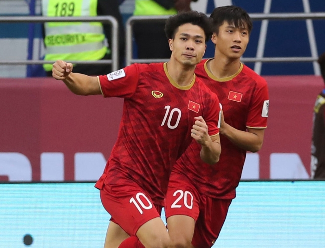 Tin nhanh Asian Cup sáng 24/1: Công Phượng được vinh danh, Việt Nam dè chừng “Vua áo đen”