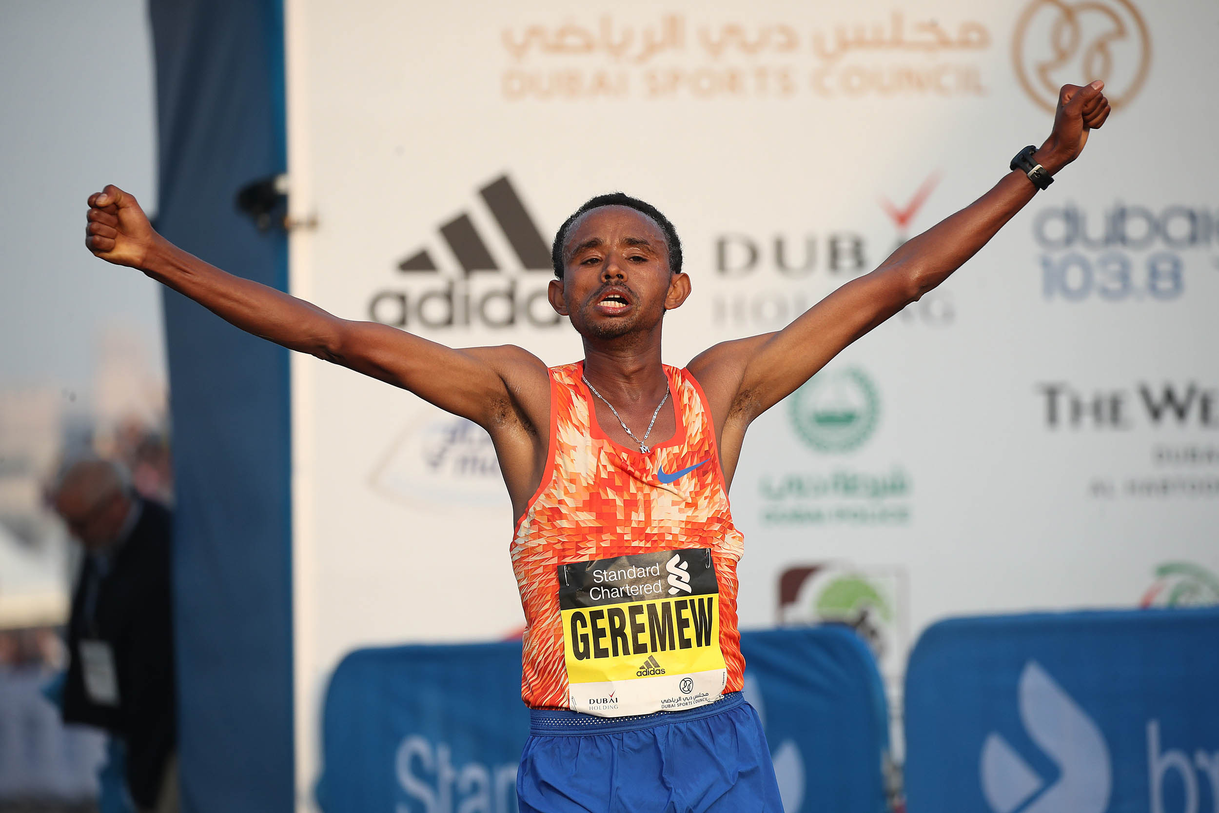 Dubai Marathon cắt giảm tiền thưởng, ‘vua marathon’ thuộc về Boston