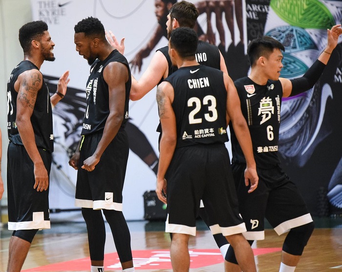 Macau Black Bears 116-122 Formosa Dreamers: Sự khác biệt tới từ 'Curry Đài Loan'