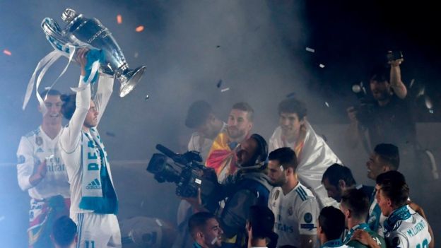 Real Madrid giành lại vị trí của CLB giàu nhất thế giới từ tay MU