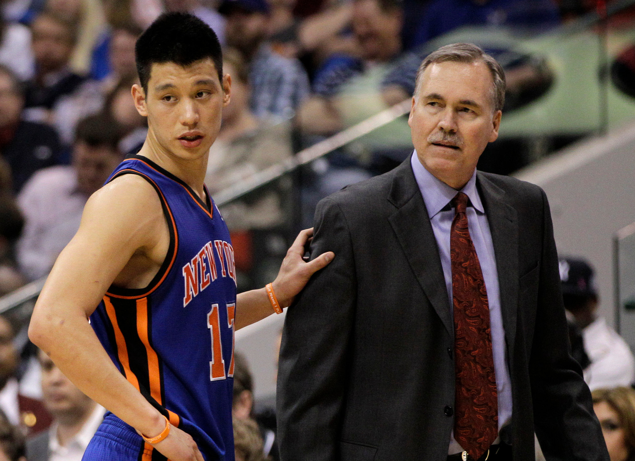 Jeremy Lin và cuộc điện thoại của HLV Mike D'Antoni đưa anh trở thành hiện tượng số một NBA