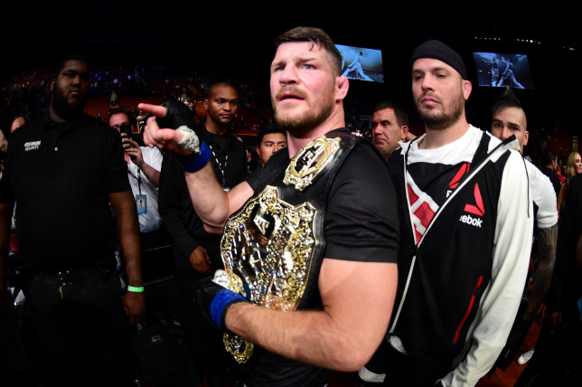 Michael Bisping bóng gió lý do UFC đổi đai vô địch