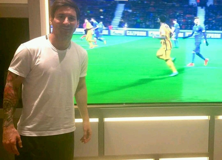 Luis Suarez tiết lộ lý do Messi không bao giờ xem lại các trận đấu của Barca