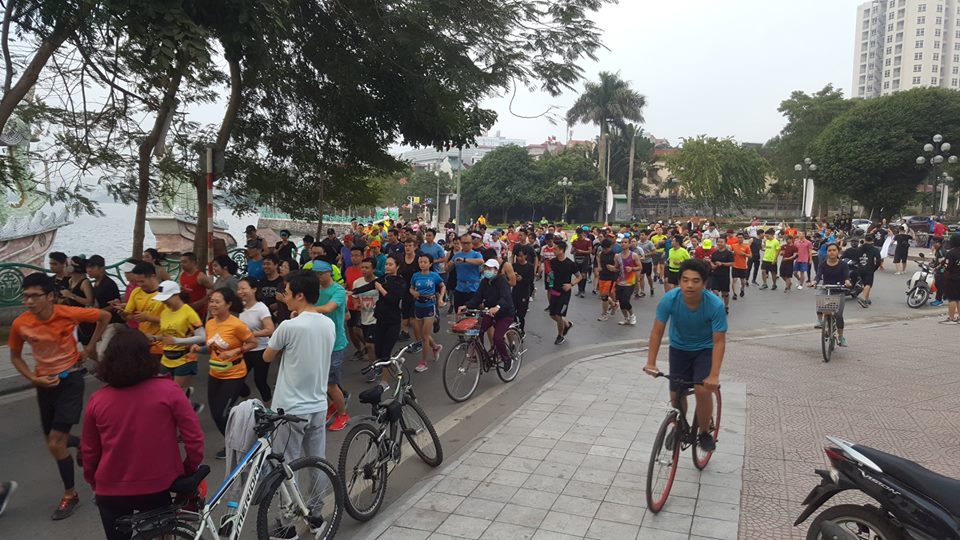Runner Việt rộn ràng chạy 'chia chân' kỳ nghỉ Tết Kỷ Hợi