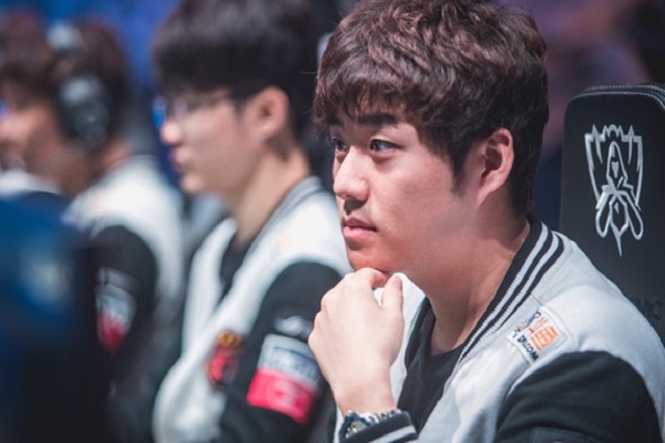 Bang lên tiếng bảo vệ Faker và SKT trước những bình luận không hay của caster Hols