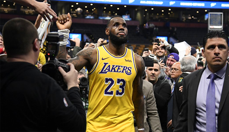 LeBron James tiếp tục bị gắn mác đồng đội xấu với hành động ở thất bại trước Philadelphia 76ers