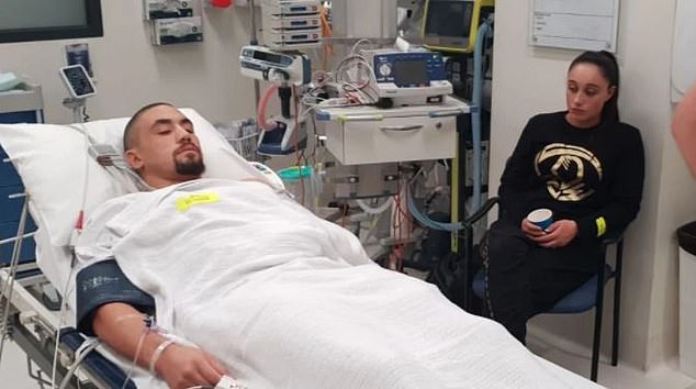Robert Whittaker đã cầu xin vợ để được tham gia UFC 234