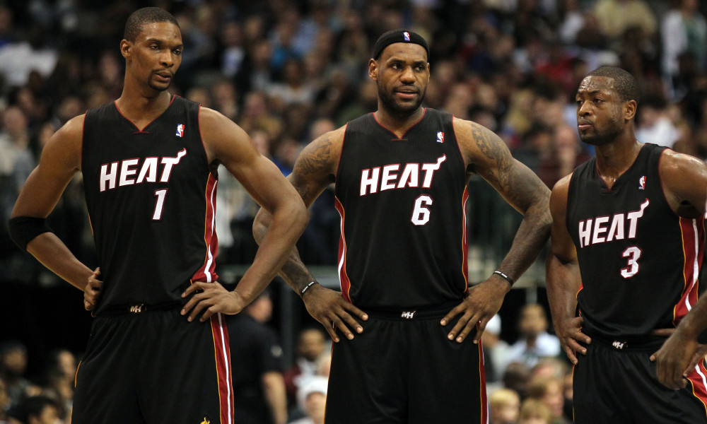 Chính thức: Khủng long Chris Bosh tuyên bố giải nghệ Chính thức: Khủng long Chris Bosh tuyên bố giải nghệ