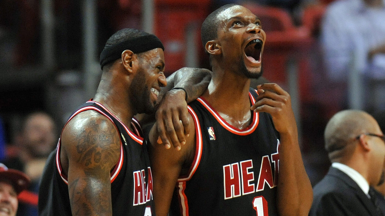 Chính thức: "Khủng long" Chris Bosh tuyên bố giải nghệ
