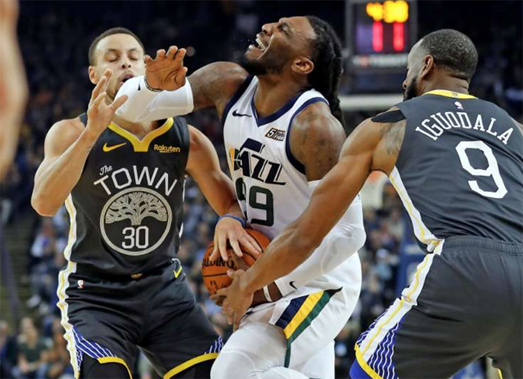 Golden State Warriors cực khổ vượt qua Jazz: Ai bảo game là dễ với đội hình siêu thủ của Utah? Golden State Warriors cực khổ vượt qua Jazz: Ai bảo game là dễ với đội hình siêu thủ của Utah?