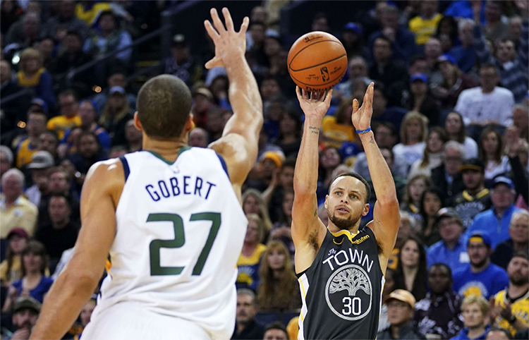 Golden State Warriors cực khổ vượt qua Jazz: Ai bảo game là dễ với đội hình siêu thủ của Utah? Golden State Warriors cực khổ vượt qua Jazz: Ai bảo game là dễ với đội hình siêu thủ của Utah?