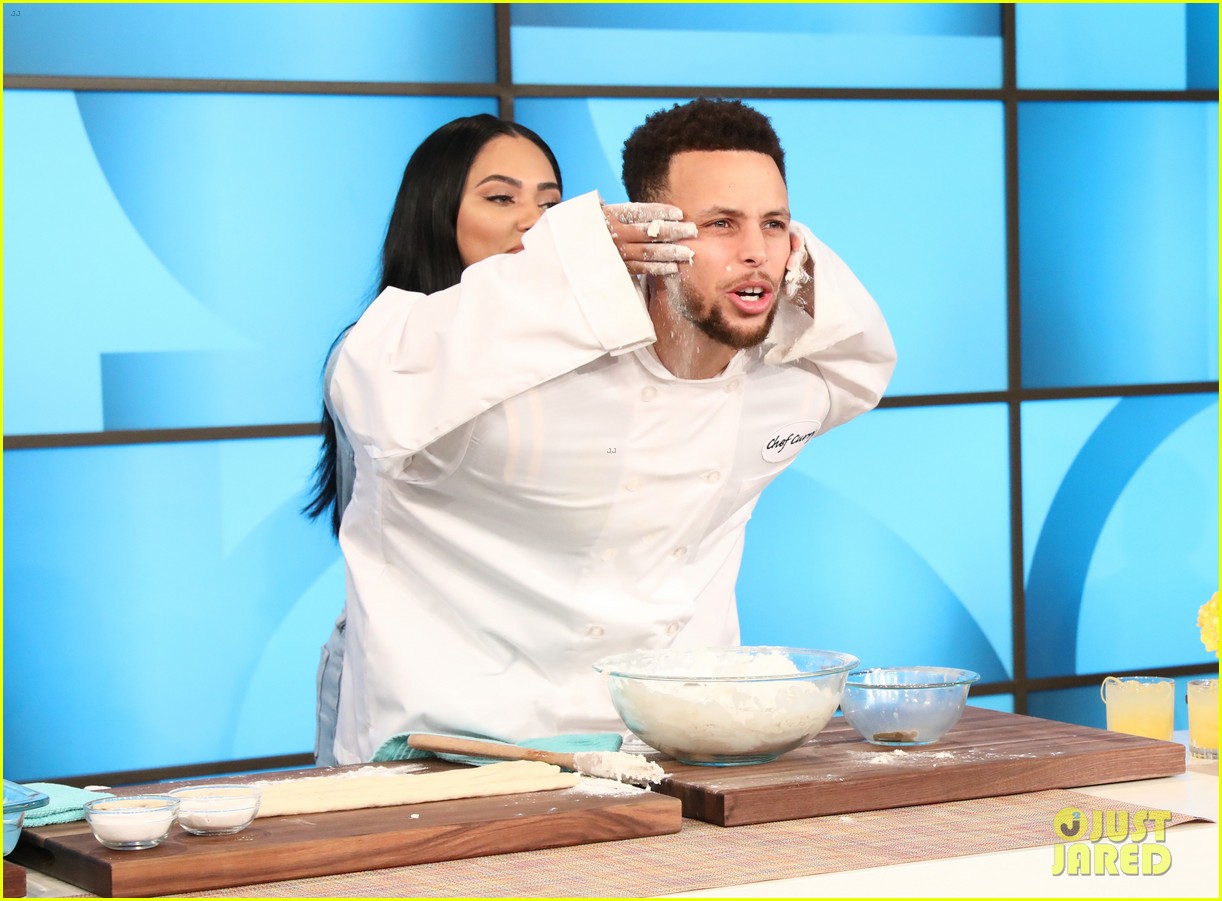 Bỏ hết tiền túi mua kính cho bạn gái ngày hẹn đầu tiên, ai cũng từng ngờ nghệch như Stephen Curry khi yêu Bỏ hết tiền túi mua kính cho bạn gái ngày hẹn đầu tiên, ai cũng từng ngờ nghệch như Stephen Curry khi yêu