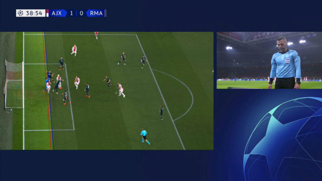 UEFA giải thích thế nào về việc hủy bàn thắng gây tranh cãi của Ajax vào lưới Real Madrid?